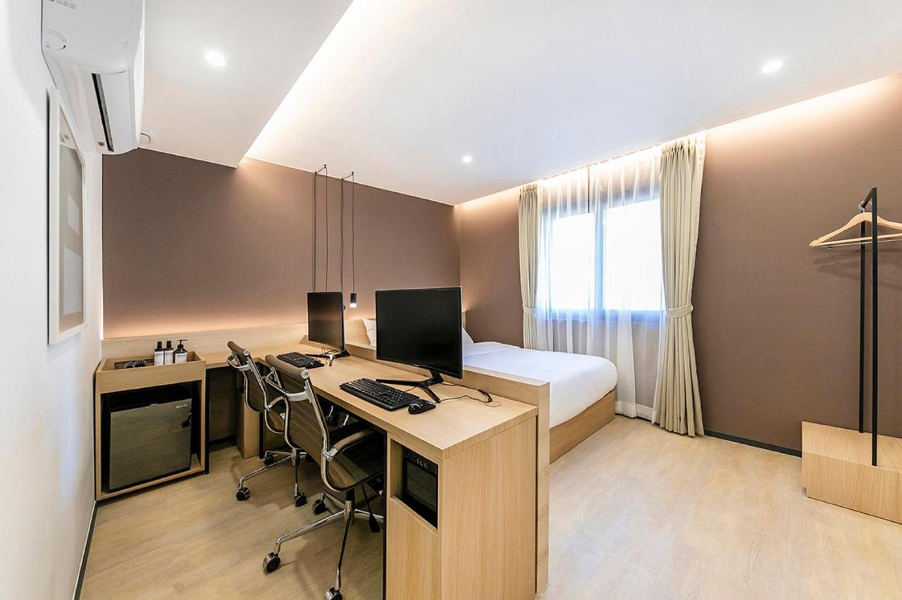 Hotel Yaja Gimhae Buitenkant foto